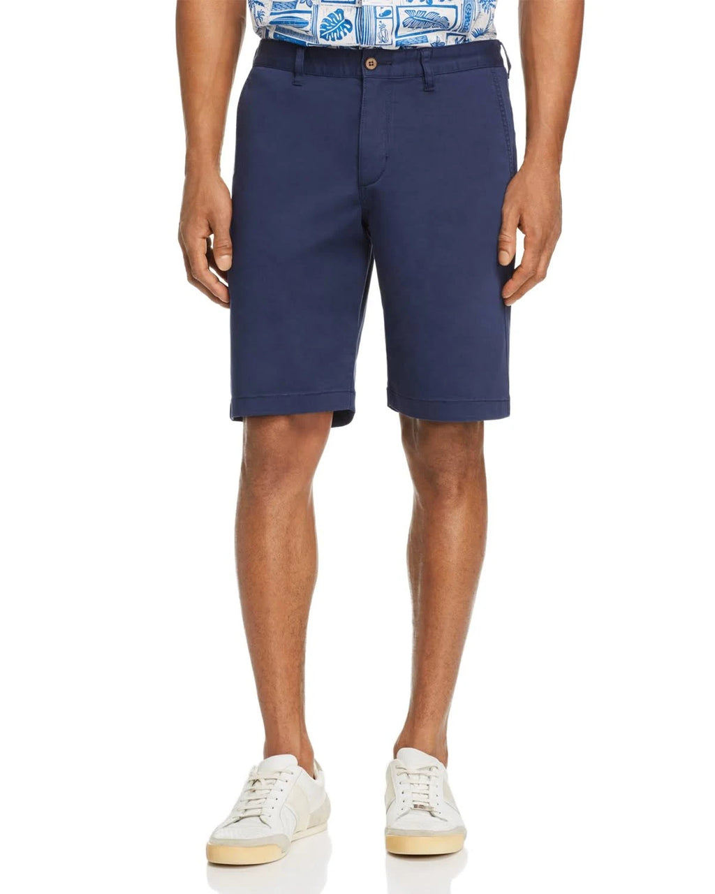 White Men&s Shorts, Size 28 J756