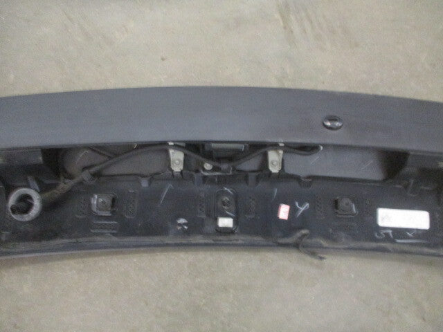Pre-Owned Jeep Cherokee Rear Spoiler Wing with Brake Light Lamp Y153865