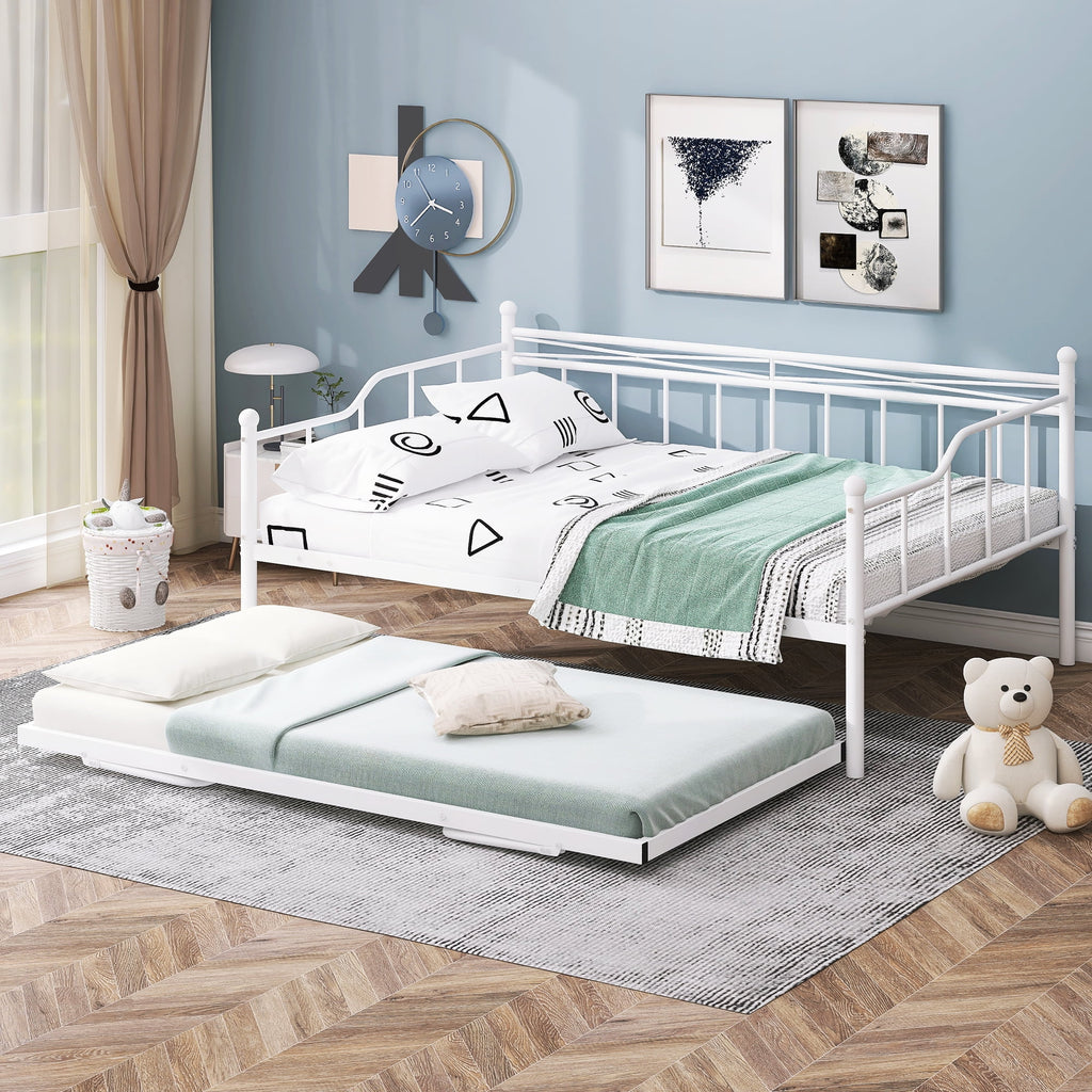 Full Size White Metal Daybed with Twin Size Adjustable Trundle A517976