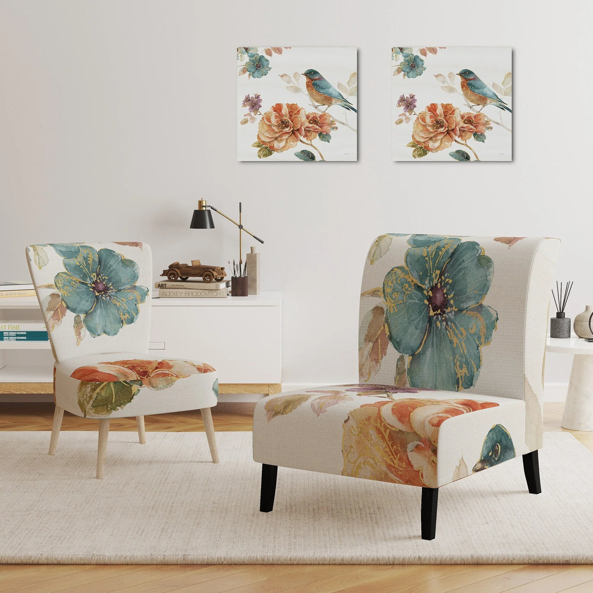 Upholstered Traditional Accent Chair I627