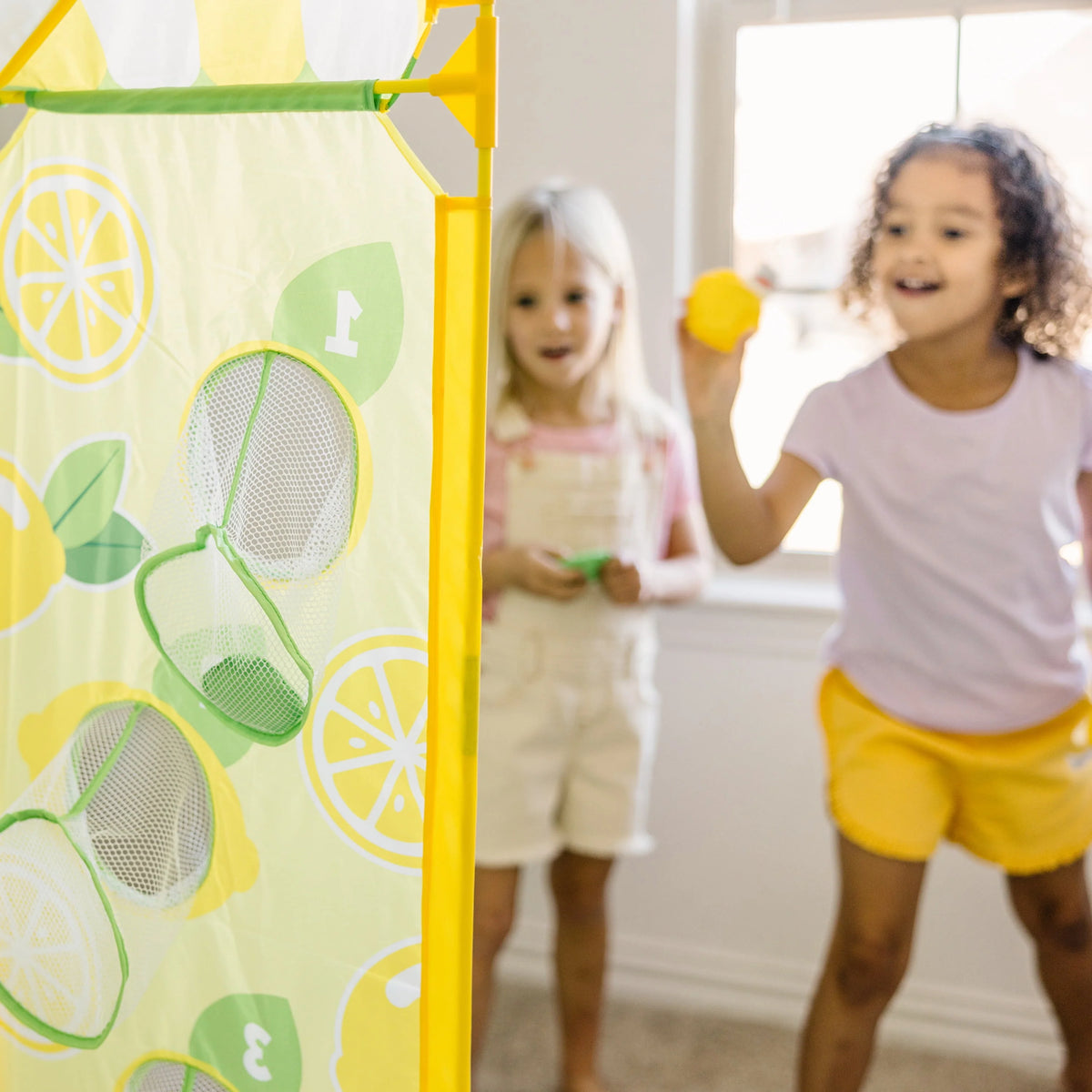 Lemonade Stand Play Tent With Beanbag Game T186