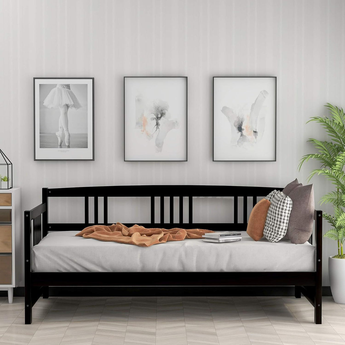 Twin Size Solid Wood Daybed H874