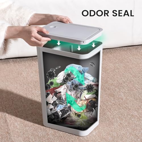 White 4.0 Gallon Plastic Bathroom Trash Can with Lid K5704