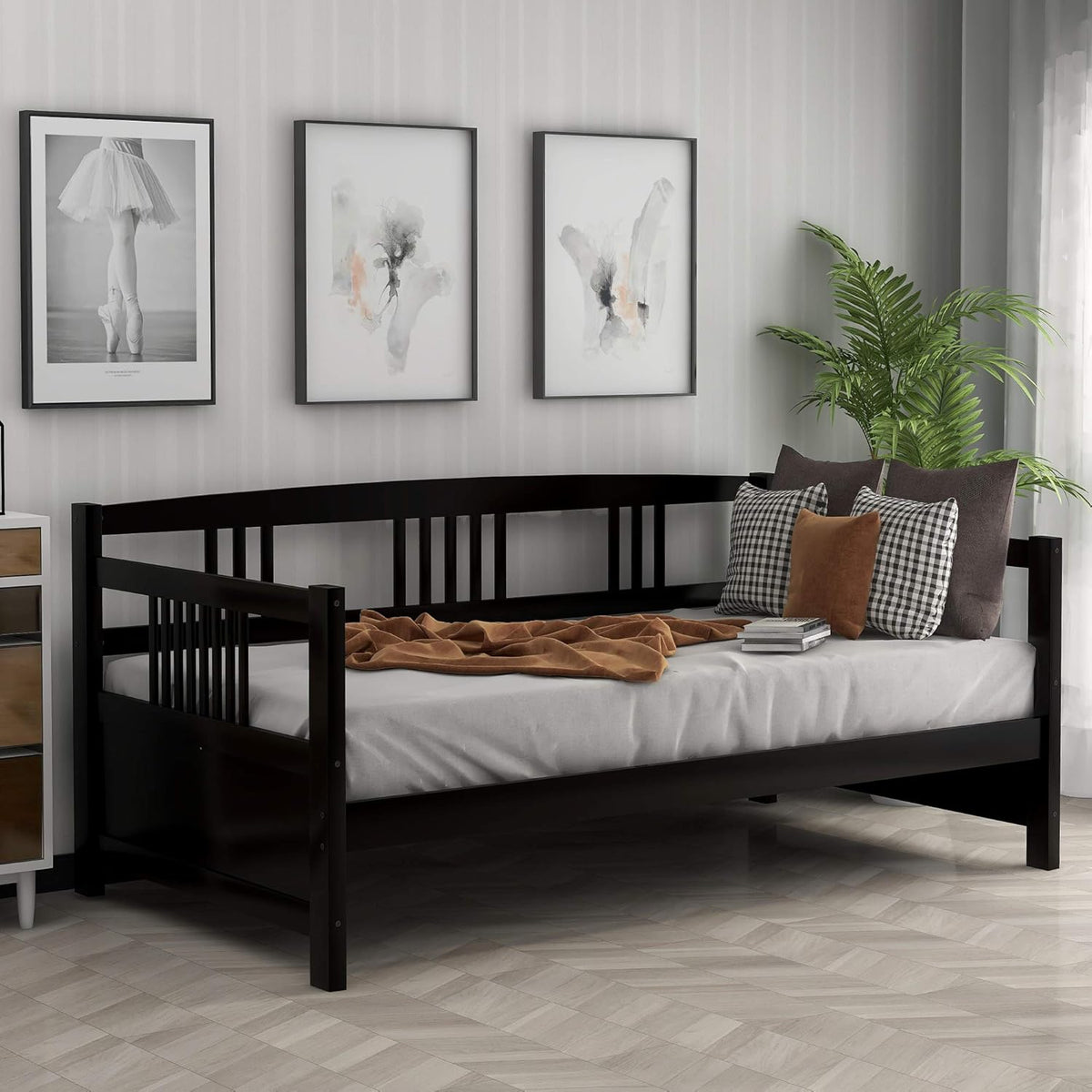 Twin Size Solid Wood Daybed H874