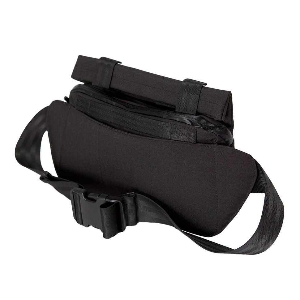 Black 2 L Hip Bag E787773
