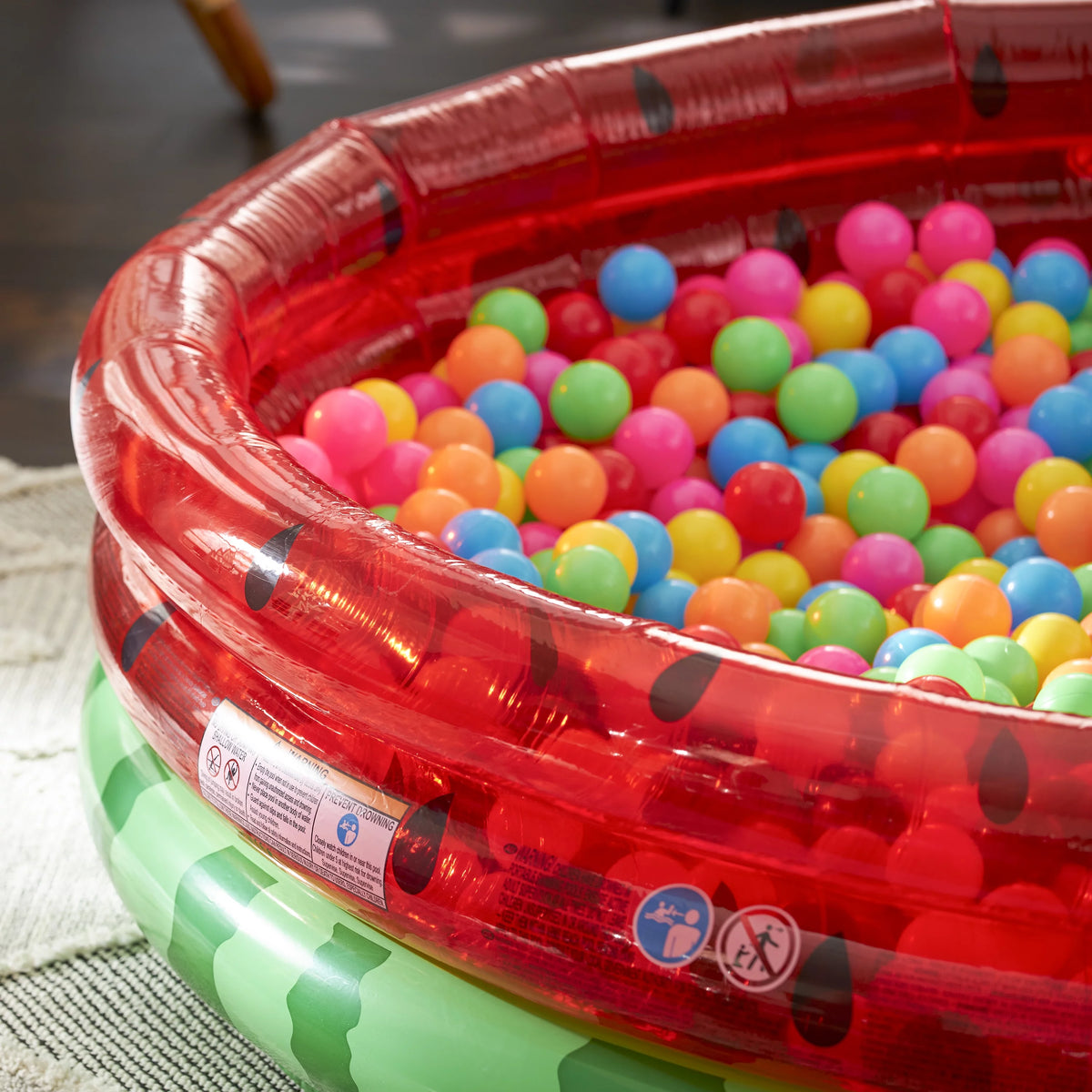 66-Inch Round Inflatable Kids Swimming and Wading Pool E577