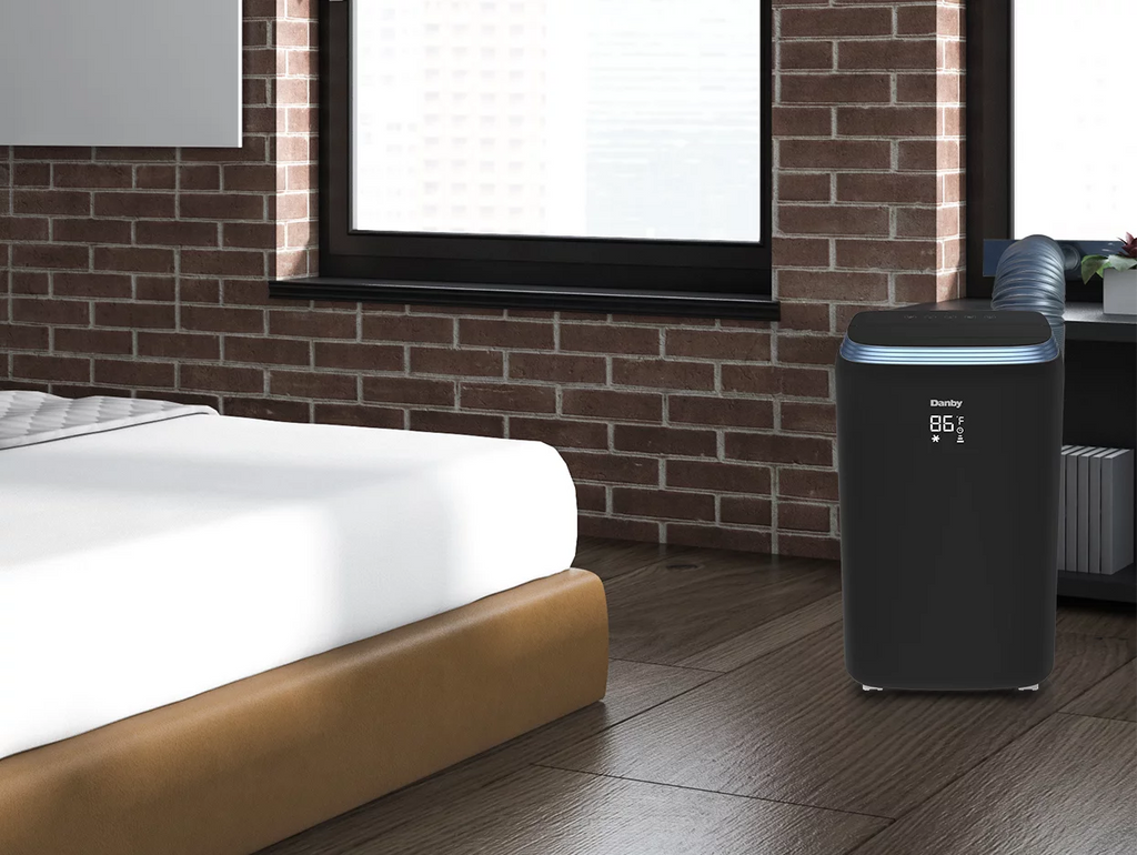 8000 BTU Portable AC in Black M778