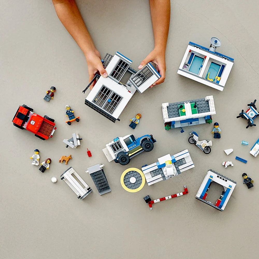 743 Pieces Building Set G94705